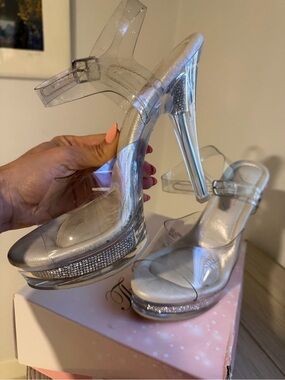 The Shoe Fairy Goddess Olympian Clear Rhinestone Platform Heels Size 7